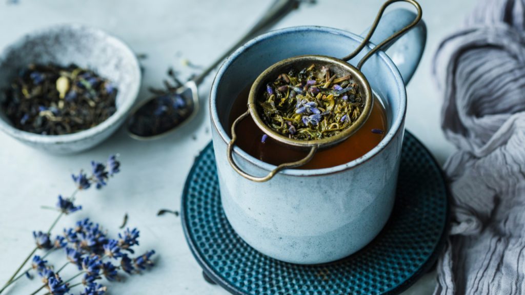 cup-of-tea-with-a-spoon-in-it-K_3uyfV_LTI